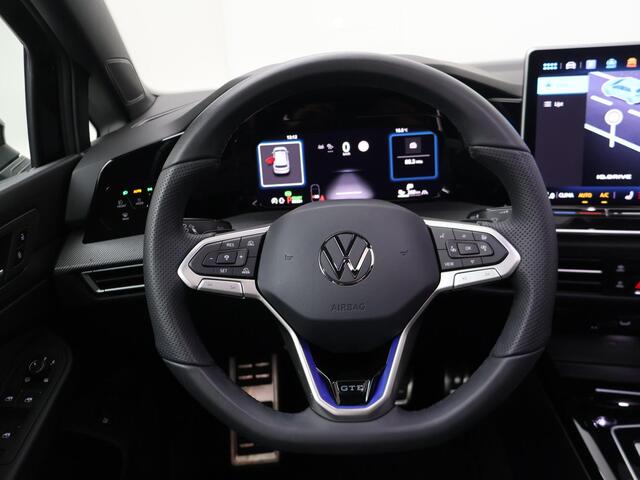 Volkswagen GOLF 1.5 eHybrid GTE | 272 PK | SoH 99% | Trekhaak | Panoramadak | LED Matrix | Head-up display | Onderstelregeling | Apple Carplay/Android Auto |