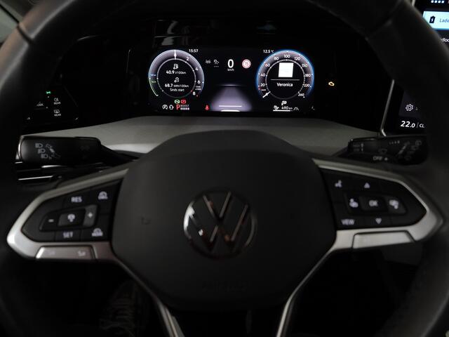Volkswagen GOLF 1.5 eHybrid Life Edition 204 pk Automaat (DSG) | Verlengde garantie | Navigatie via App | Parkeersensoren (Park assist) | Achteruitrijcamera |