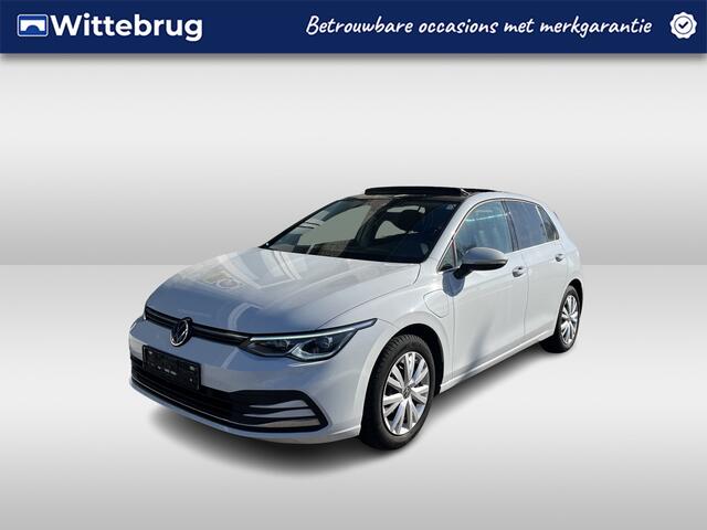 Volkswagen GOLF 1.4 eHybrid Style / AUTOMAAT/ PANO/ MEMORY SEAT/ PARK. SENSOREN + CAMERA/ CRUISE/ NAVI/ APP-CONNECT/ CLIMA/ STOELVERWARMING