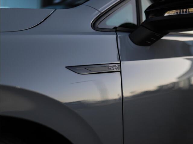 Volkswagen GOLF 1.5 TSI R-Line | Camera | Stuur/Stoelverw. | DAB | ACC