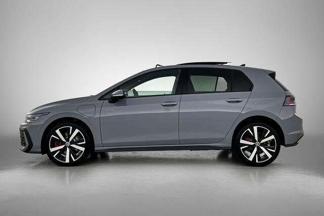 Volkswagen GOLF 1.5 eHybrid GTE Pano, ACC, Carplay, 360* Camera