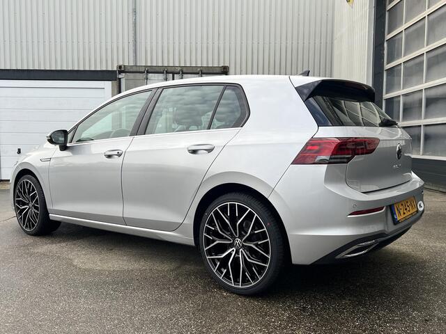 Volkswagen GOLF 1.5 TSI Style GT Stoelverwarming / LED / PDC / 19 inch / Memory stoel