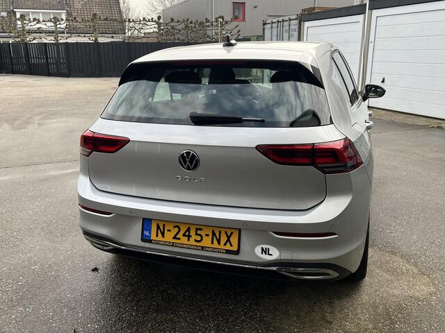 Volkswagen GOLF 1.5 TSI Style GT Stoelverwarming / LED / PDC / 19 inch / Memory stoel