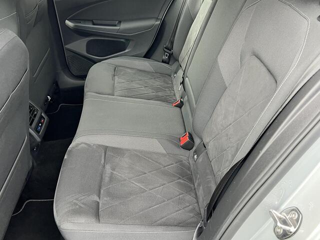 Volkswagen GOLF 1.5 TSI Style GT Stoelverwarming / LED / PDC / 19 inch / Memory stoel