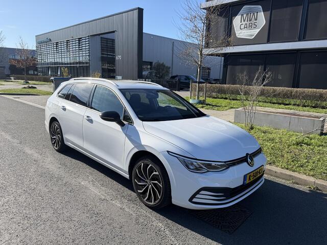 Volkswagen GOLF Variant 1.0 eTSI Life Memory seat, LED, Carplay