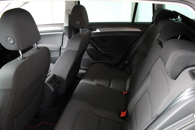 Volkswagen GOLF Variant 1.0 TSI Comfortline Navihgatie | Trekhaak | Climate Control | Cruise Control