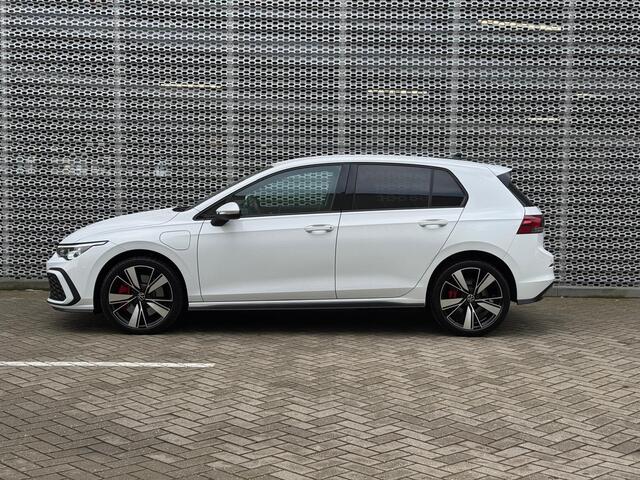 Volkswagen GOLF 1.4 eHybrid 245pk DSG GTE / Virtual Cockpit / 18" LMV / Navi / Stuur en Stoelverwarming / LED