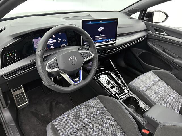 Volkswagen GOLF 1.5 eHybrid GTE Blackstyle, Pano, 19" Carplay, 360* Camera