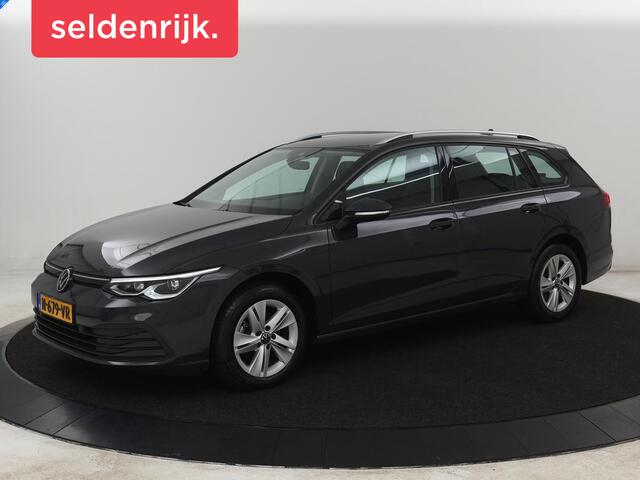 Volkswagen GOLF 1.0 eTSI Life Business | Stoelverwarming | Trekhaak | Camera | Adaptive cruise | Carplay | Sfeerverlichting | Memory | Side Assist | Climate control | Full LED
