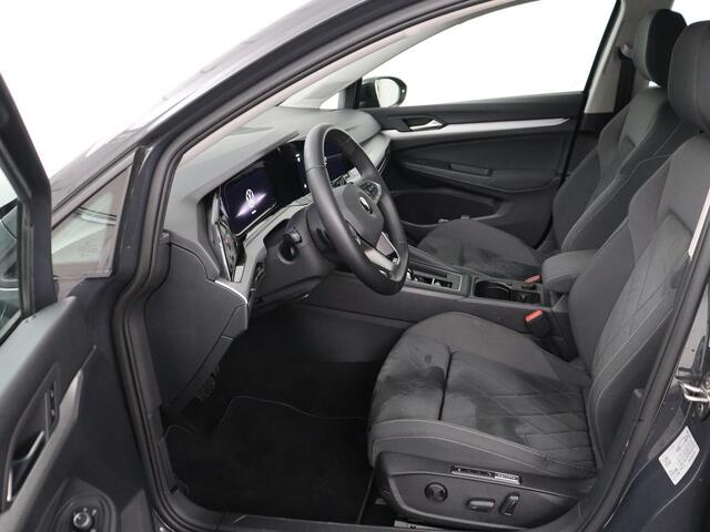 Volkswagen GOLF 1.0 eTSI Life Business | Stoelverwarming | Trekhaak | Camera | Adaptive cruise | Carplay | Sfeerverlichting | Memory | Side Assist | Climate control | Full LED