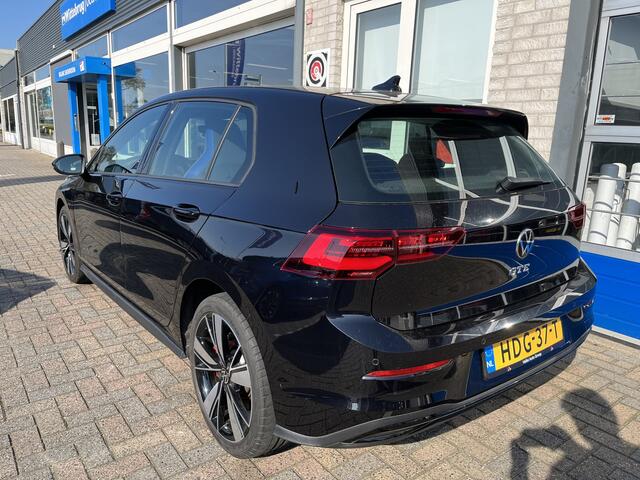 Volkswagen GOLF 1.4 eHybrid GTE / AUTOMAAT/ CRUISE/ DIGITAL DASH/ NAVI/ APP-CONNECT/ PARK. SENSOREN V&A/ CLIMA/ STOELVERWARMING/ 18"LMV