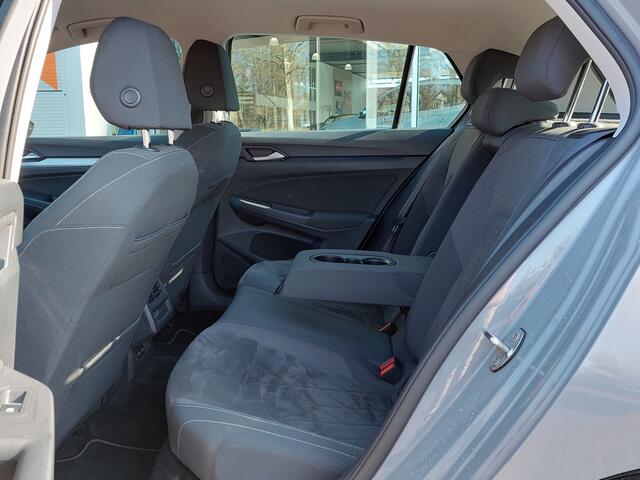 Volkswagen GOLF 1.5 TSI 131pk Life Business | Navi | Apple Carplay | Clima | Adap.Cruise | Led Koplampen | Dodehoek+Rijstrooksensor | Stoel+Stuurwielverwarming | Pdc V+A+Assist+Camera | 17''lm | Trekhaak