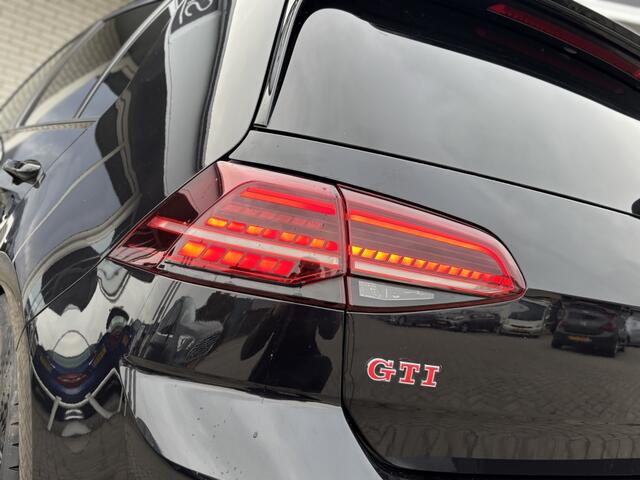 Volkswagen GOLF 2.0 TSI GTI TCR