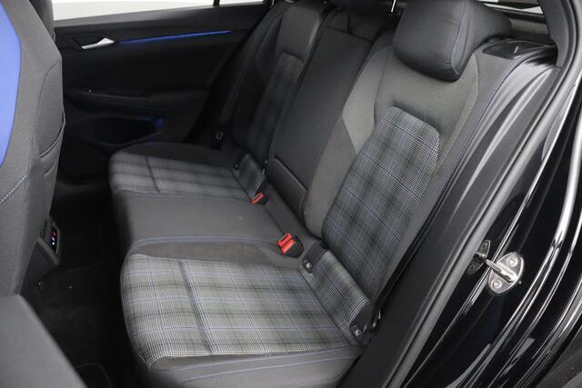 Volkswagen GOLF 1.4 eHybrid 245 PK GTE | Sfeerverlichting | Winter Pakket | Achteruitrijcamera | IQ Light |