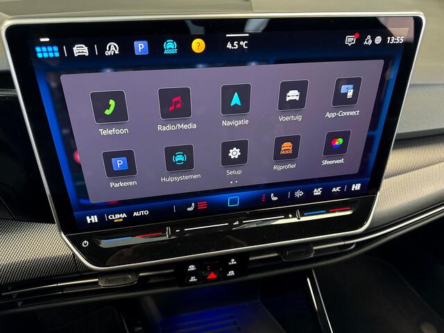 Volkswagen GOLF 1.5 150pk eTSI R-Line Edition Dodehoeksensoren | Achteruitrijcamera | Stuurverwarming