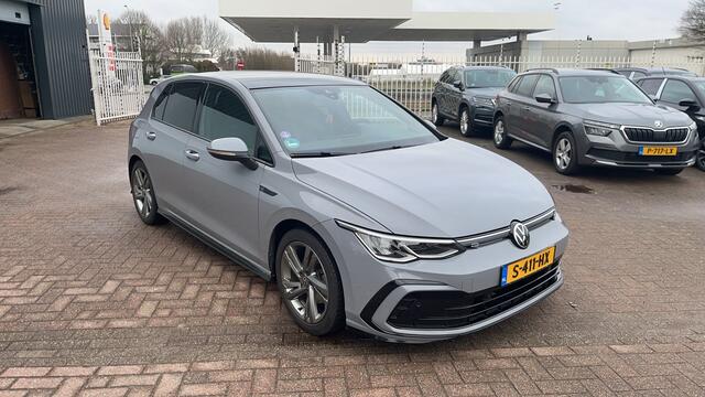 Volkswagen GOLF 1.5 eTSI 130pk R-Line Business DSG / Navigatie / Panoramadak / Stoelverwarming