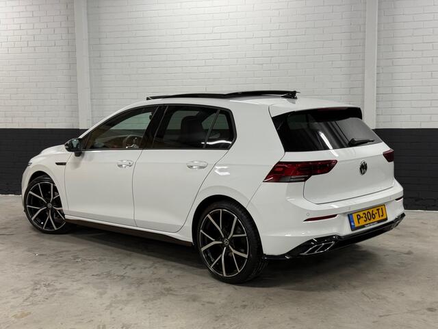 Volkswagen GOLF 1.5 eTSI 2x R-Line!! Pano, iQ Drive, Stuurvw