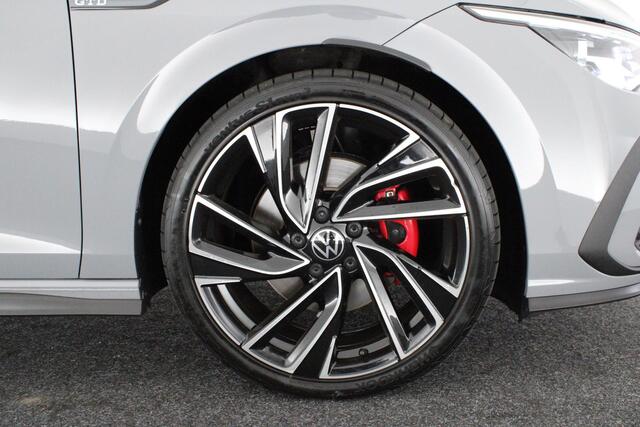 Volkswagen GOLF 2.0 TDI 200pk DSG GTD Panoramadak Camera Virtual Cockpit Navigatie