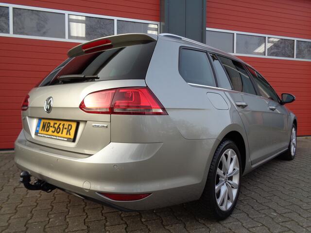Volkswagen GOLF Variant 1.6 TDI Connected Series 110PK Navi Clima Cruise LMV Trekhaak half-Leer NL-Auto