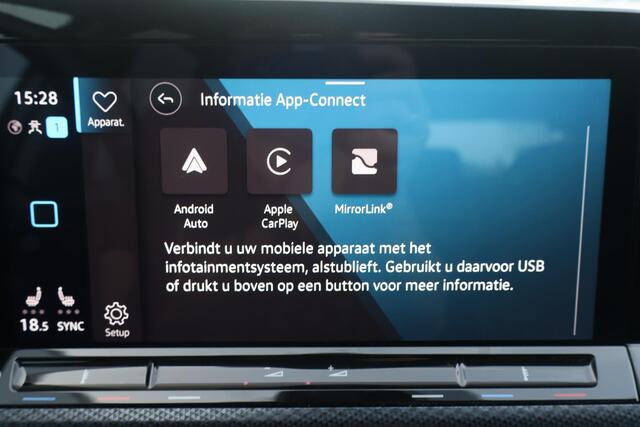 Volkswagen GOLF 1.0 eTSI Life Business BTW auto, Navigatie, Apple Carplay, Stoelverwarming, Automaat, Adaptieve cruise control, BTW Auto