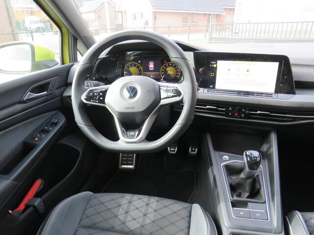 Volkswagen GOLF Variant 1.5 TSI R-Line * Rijklaarprijs incl. garantie * Trekhaak uitklapb. * Led Koplampen * PDC V+A *