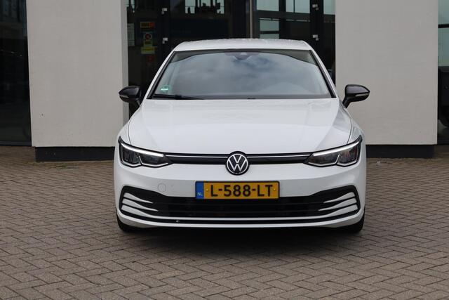 Volkswagen GOLF 1.0 TSI Style NL auto Ergo stoelen privacy glas 17" LMV Ventura navigatie pdc voor en achter ACC elektrische bestuurdersstoel met geheugen