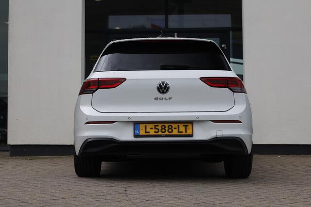 Volkswagen GOLF 1.0 TSI Style NL auto Ergo stoelen privacy glas 17" LMV Ventura navigatie pdc voor en achter ACC elektrische bestuurdersstoel met geheugen