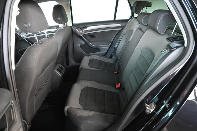 Volkswagen GOLF 1.0 TSI Comfortline Clima Navigatie Carplay Stoelverwarming Goed Onderhouden! Inruil Mogelijk!