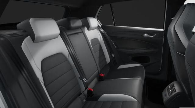 Volkswagen GOLF 1.5 eHybrid 272PK DSG GTE / Black Style / Panoramadak / Leer / Head-Up Display / 18'' LMV / VW