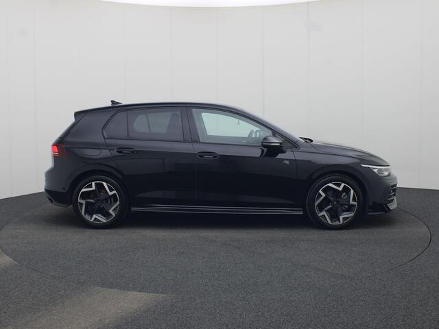 Volkswagen GOLF 1.5e TSI 150PK R-Line DSG · Navigatie · Camera + Parkeersensoren · Apple/Android · Garantie t/m 11-11-2026