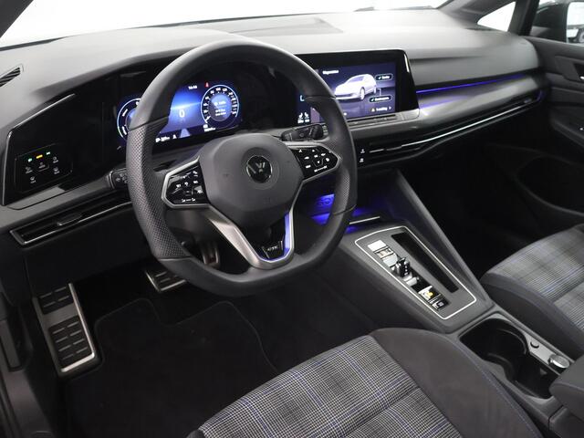 Volkswagen GOLF 1.4 eHybrid GTE | Panoramadak | Sportstoelen | Virtual Cockpit | Stoel/Stuurverwarming | Navigatie | Apple CarPlay/Android Auto | Camera | DAB | Sfeerverlichting | Adaptieve Cruise Control |