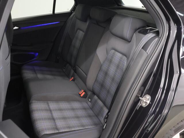 Volkswagen GOLF 1.4 eHybrid GTE | Panoramadak | Sportstoelen | Virtual Cockpit | Stoel/Stuurverwarming | Navigatie | Apple CarPlay/Android Auto | Camera | DAB | Sfeerverlichting | Adaptieve Cruise Control |