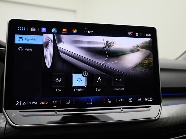 Volkswagen GOLF 1.5eHybrid 150kW/204PK DSG Style · Navigatie · Trekhaak · Apple/Android Car Play · Garantie t/m 19-12-2026