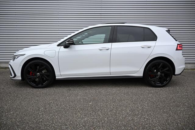 Volkswagen GOLF 1.4 eHybrid GTE 245 pk Black Style IQ-Light | Pano | DSG | Apple-Carplay