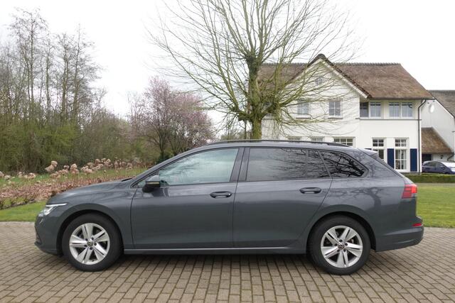 Volkswagen GOLF Variant 1.0 TSI Life Business | Camera | MAVI | CarPlay | Stoelverw. | Stuurwielverw. |