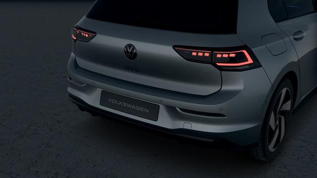 Volkswagen GOLF 1.5 eHybrid 272 6DSG GTE Automaat | Panoramisch schuif-, kanteldak, elektrisch bedienbaar