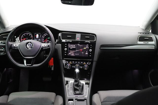 Volkswagen GOLF Variant 1.5 TSI 150 PK Automaat Highline R-Line Business, Massage, Carplay, Trekhaak