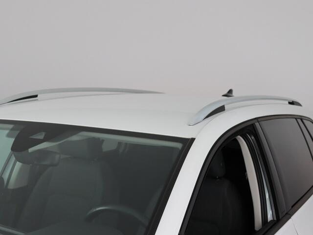 Volkswagen GOLF Variant 1.0 eTSI Life (NL-Auto / Trekhaak / Massage / ACC / Carplay / 17'')