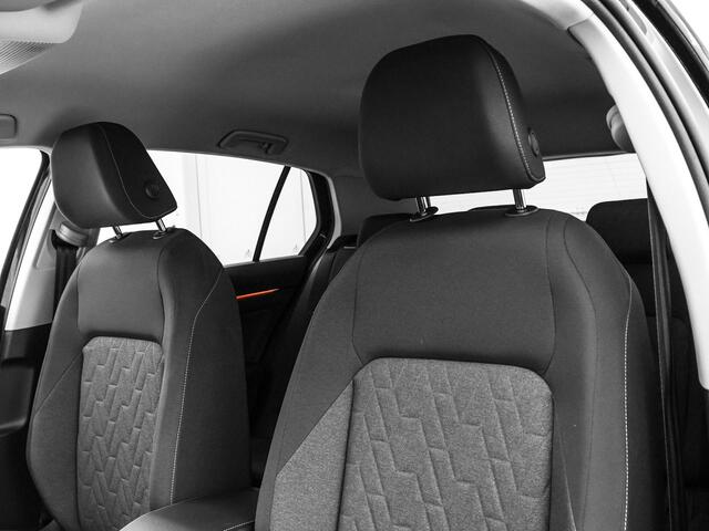 Volkswagen GOLF 1.5 eHybrid 204pk DSG Life Edition · Camera · Keyless · Stuur- & Stoelverwarming · Sfeerverlichting · Apple/Android Car Play · 18"Velgen · Garantie t/m 03-07-2029 of 100.000km