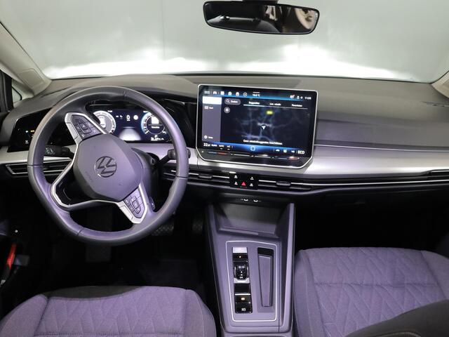 Volkswagen GOLF 1.5 eHybrid Life Edition 204 pk Automaat (DSG) | Verlengde garantie | Navigatie | Parkeersensoren (Park assist) | Achteruitrijcamera |