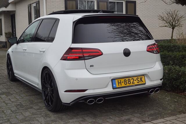 Volkswagen GOLF R 2.0 TSI 4-motion (400pk) Pano/Porsche remmen/Motec/DCC/Leer/Dynaudio