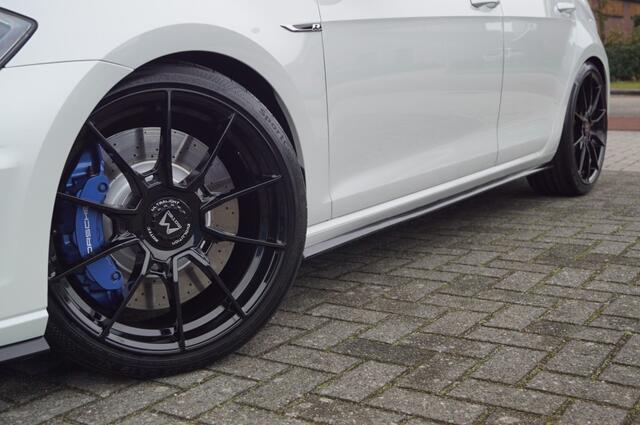 Volkswagen GOLF R 2.0 TSI 4-motion (400pk) Pano/Porsche remmen/Motec/DCC/Leer/Dynaudio