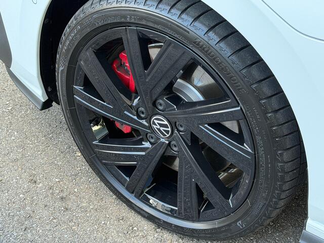 Volkswagen GOLF 1.5 eHybrid GTE 272pk | Black Style | 360 Camera | IQ light | Keyless | Head-up | Rijklaar incl. garantie