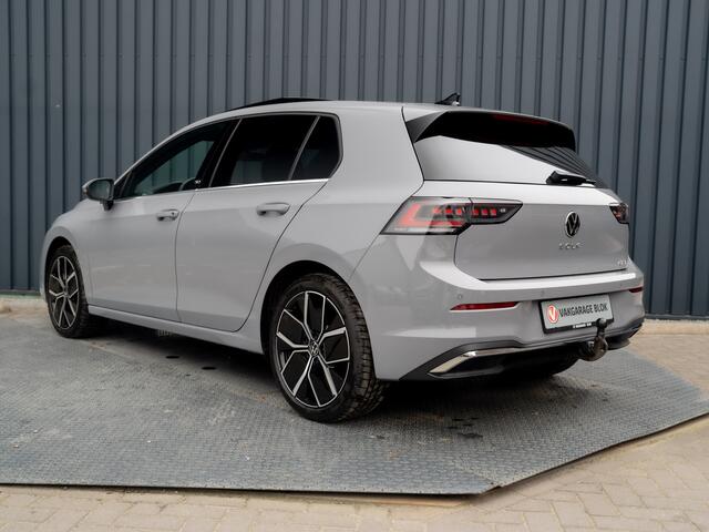 Volkswagen GOLF 1.5 eTSI 50 Edition | Panodak | Trekhaak wegkl. | Stoelgeheugen | Head Up | IQ Light | Prijs Rijklaar!!