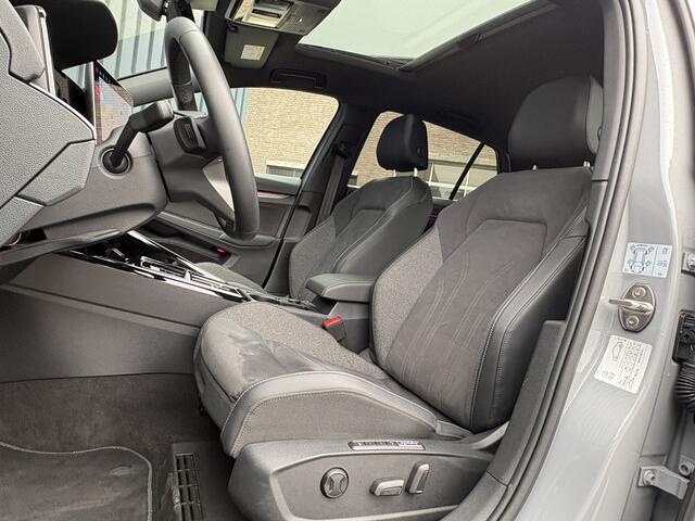 Volkswagen GOLF 1.5 eTSI 50 Edition | Panodak | Trekhaak wegkl. | Stoelgeheugen | Head Up | IQ Light | Prijs Rijklaar!!