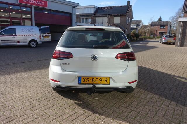 Volkswagen GOLF 1.0 TSI COMFORTLINE BUSINESS DSG Trekhaak New Distri (All-in prijs)
