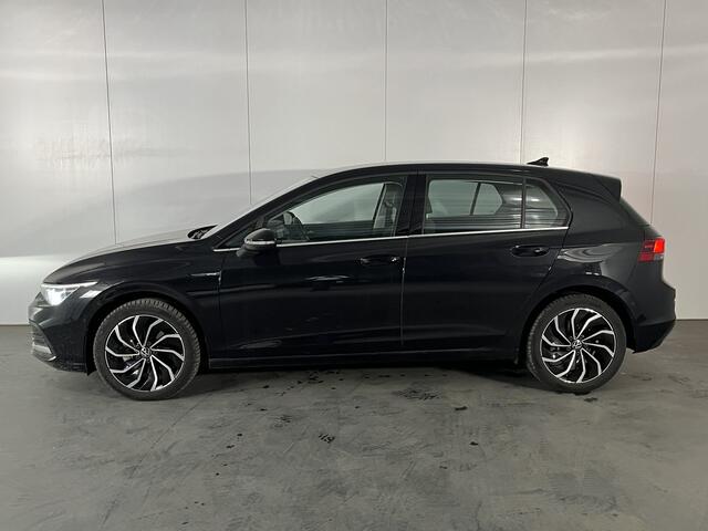 Volkswagen GOLF 1.5 eTSI Style / AUTOMAAT/ MEMORY SEAT/ CLIMA/ STOELVERWARM. V+A/ NAVI/ APP-CONNECT/ PARK. SENSOREN + CAMERA/ HARMAN & KARDON