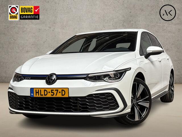 Volkswagen GOLF 1.4 eHybrid GTE 245Pk Automaat (APPLE CARPLAY, GROOT NAVI, GETINT GLAS, KEYLESS, SPORTSTOELEN, PARKEERSENSOREN, SFEERVERLICHTING, NIEUWE APK, NIEUWSTAAT)