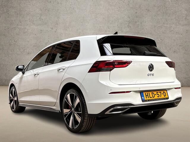 Volkswagen GOLF 1.4 eHybrid GTE 245Pk Automaat (APPLE CARPLAY, GROOT NAVI, GETINT GLAS, KEYLESS, SPORTSTOELEN, PARKEERSENSOREN, SFEERVERLICHTING, NIEUWE APK, NIEUWSTAAT)