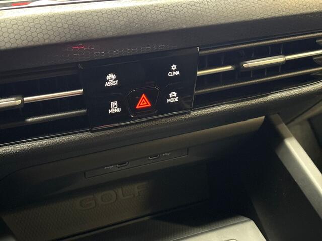 Volkswagen GOLF 1.4 eHybrid GTE 245Pk Automaat (APPLE CARPLAY, GROOT NAVI, GETINT GLAS, KEYLESS, SPORTSTOELEN, PARKEERSENSOREN, SFEERVERLICHTING, NIEUWE APK, NIEUWSTAAT)